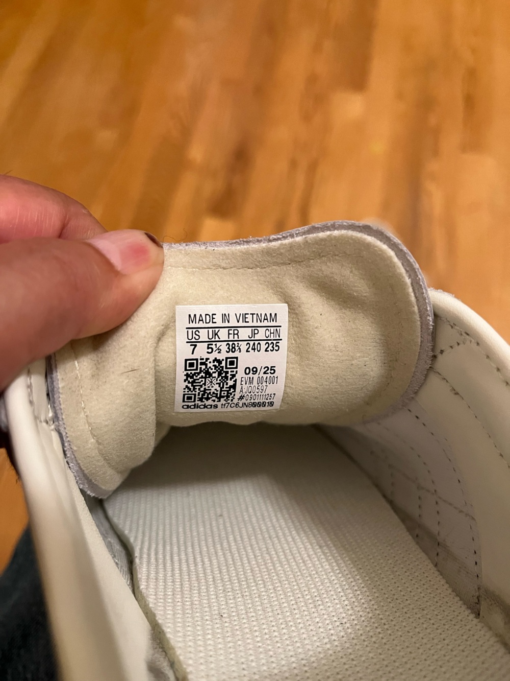 adidas Tokyo Off-White and Black Sneakers Women’s Size 7 - Picture 6 of 8